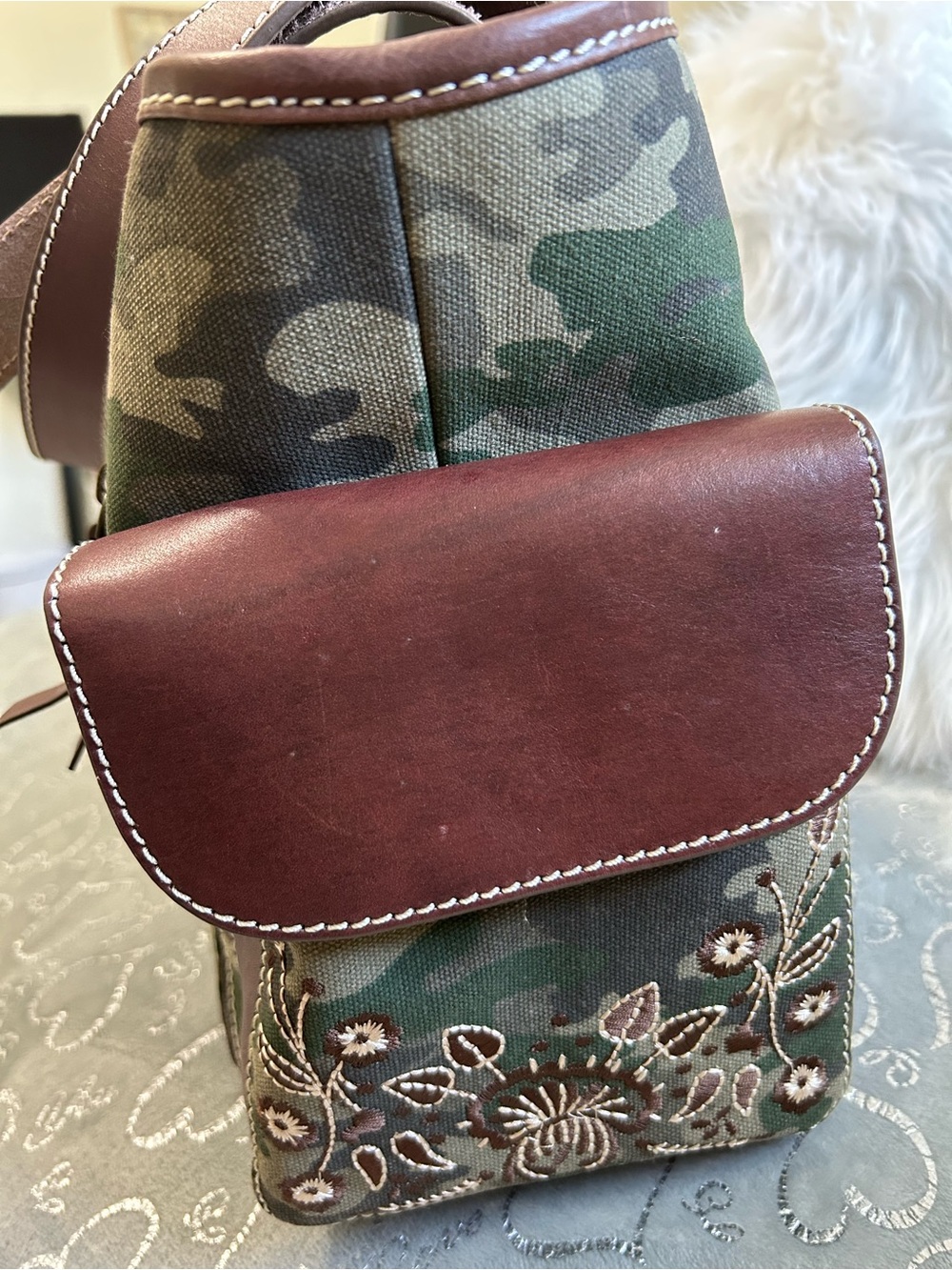 NWT Nocona XL, Camo Green/Brown Floral Embroidered Conceal Carry Satchel - Picture 5 of 10